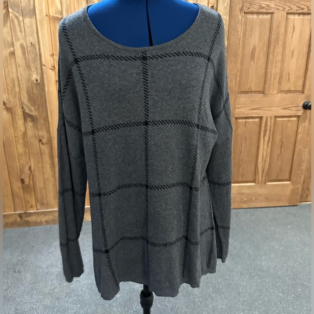 Womens 1X long sweater by intro. 60% cotton